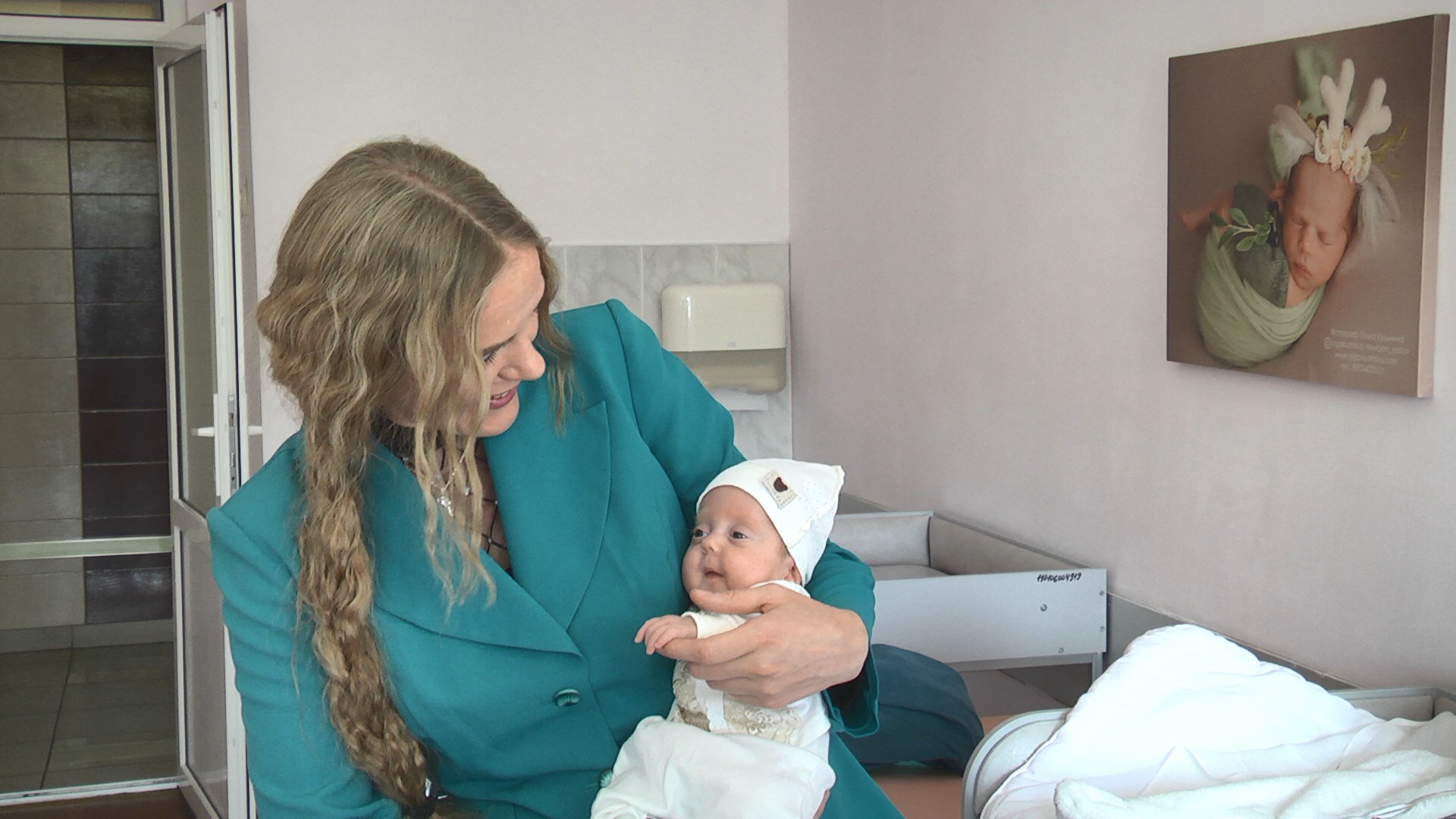 Малыша, рожденного на 24 неделе беременности, благополучно выписали из перинатального центра