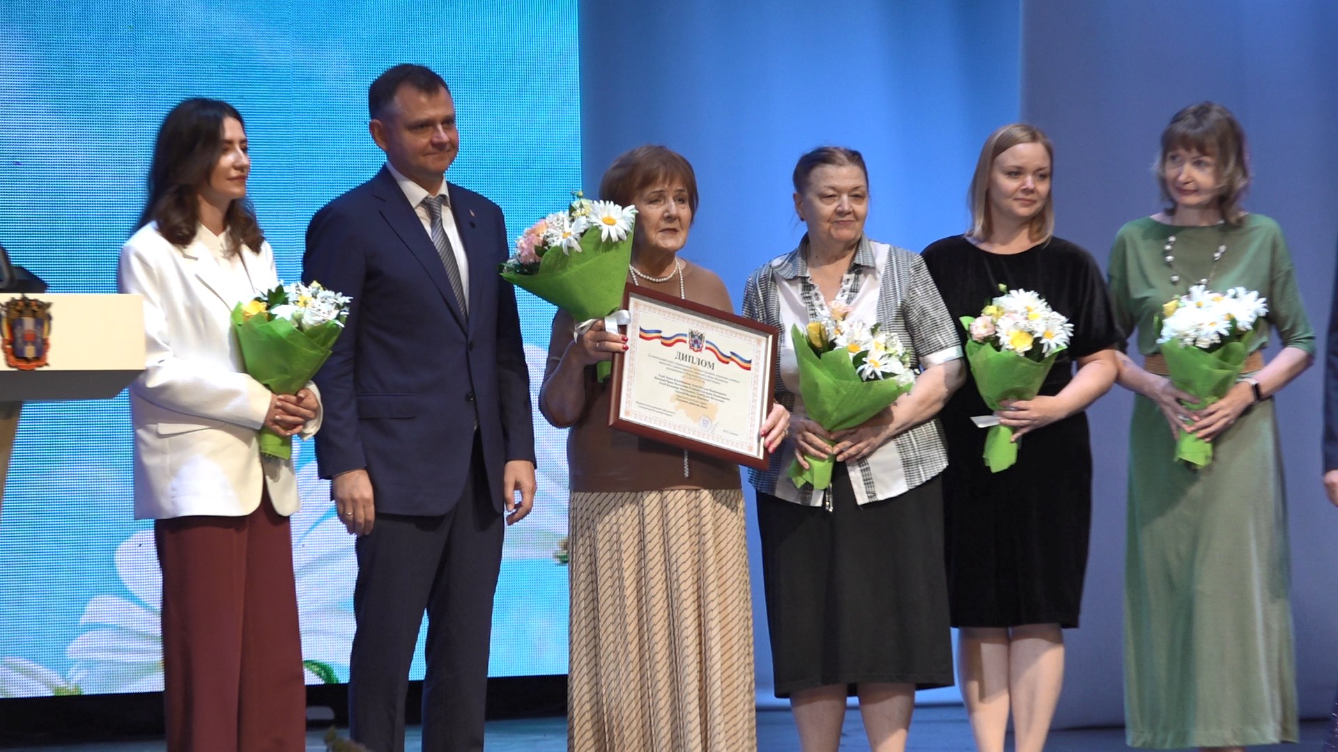 День семьи, любви и верности отметили сегодня в Ростовской области