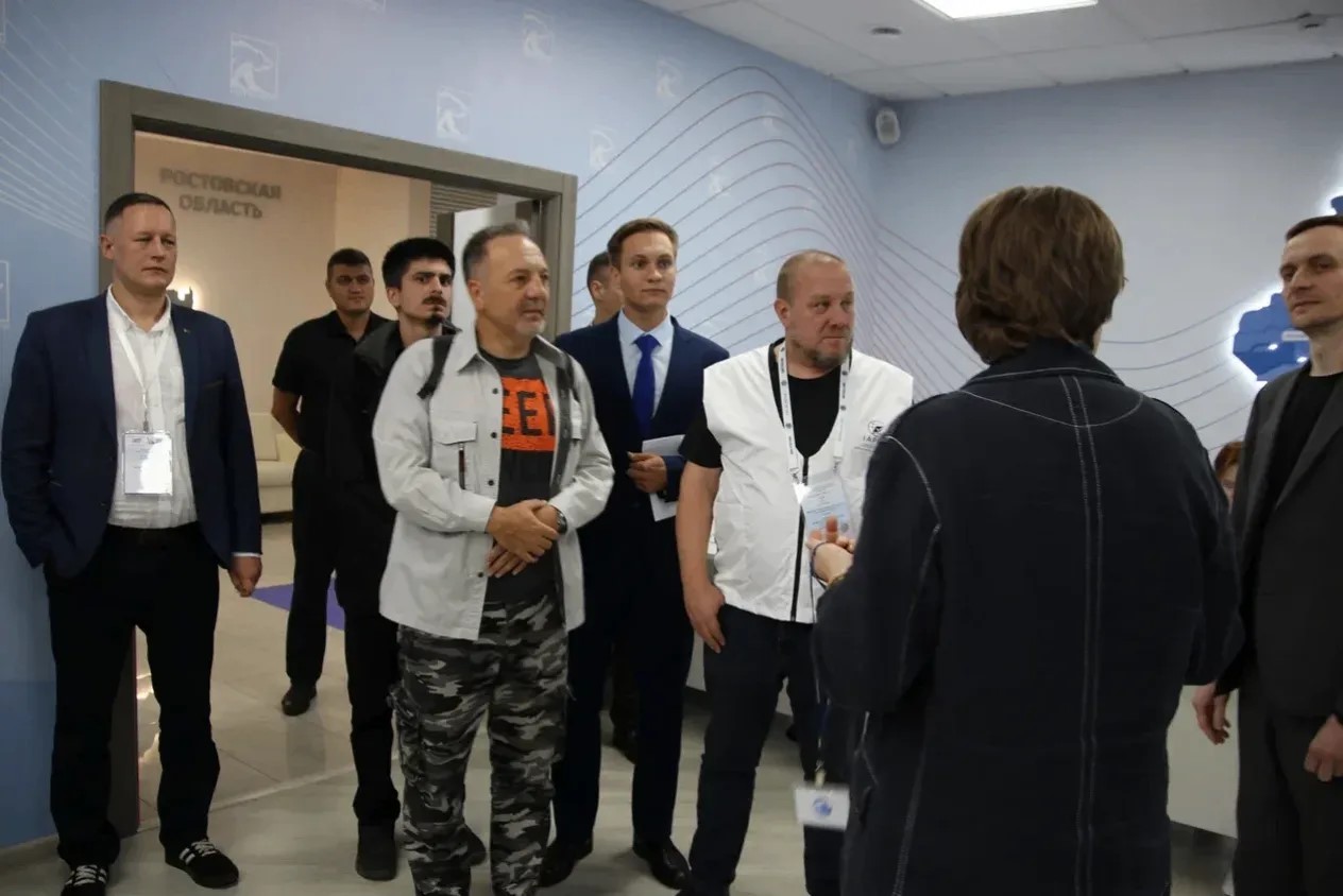 Международные наблюдатели посетили центр «Единой России» на Дону