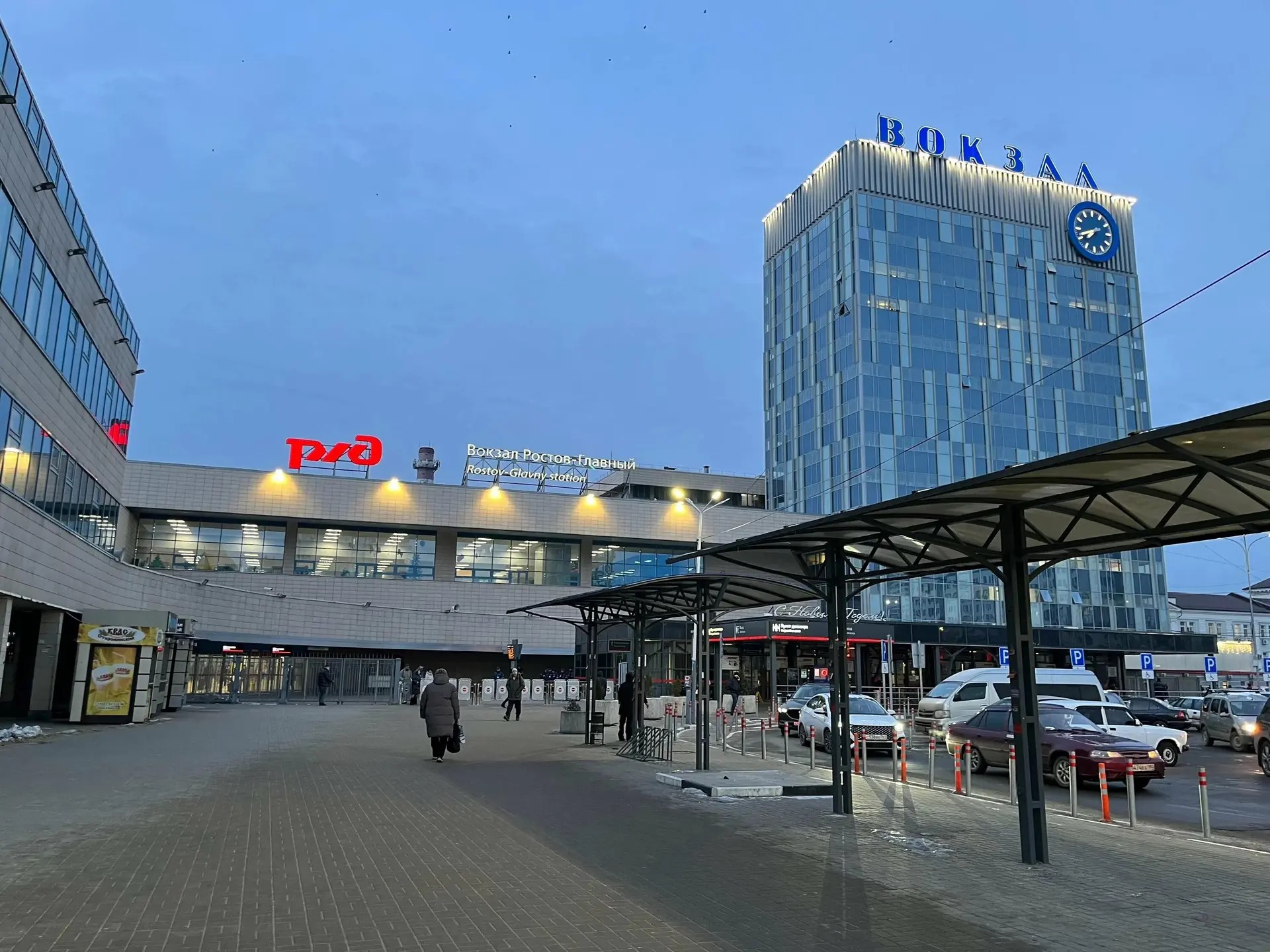 В Ростове эвакуировали 300 человек из-за пожара на вокзале