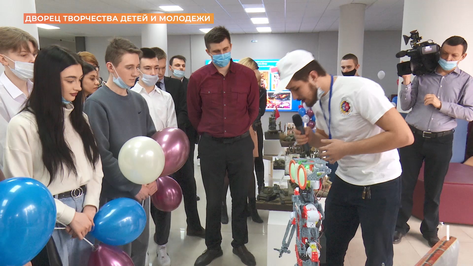 Дворец творчества детей и молодежи предлагает детям из Донбасса выбрать себе кружки и секции