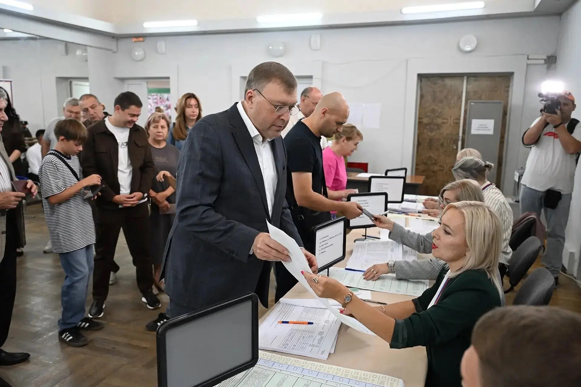 Глава Заксобрания Дона проголосовал на выборах