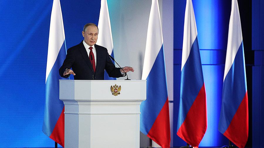 Путин анонсировал введение единого базового оклада для всех медработников