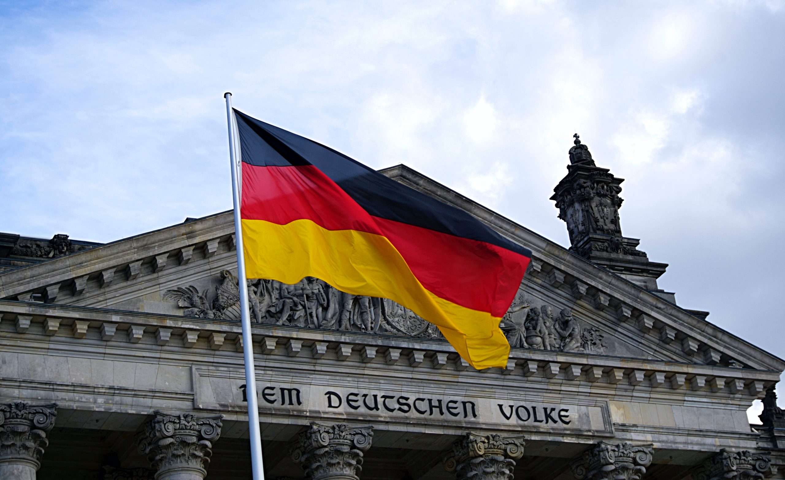 Власти Германии заявили о продлении карантина в стране до 18 апреля