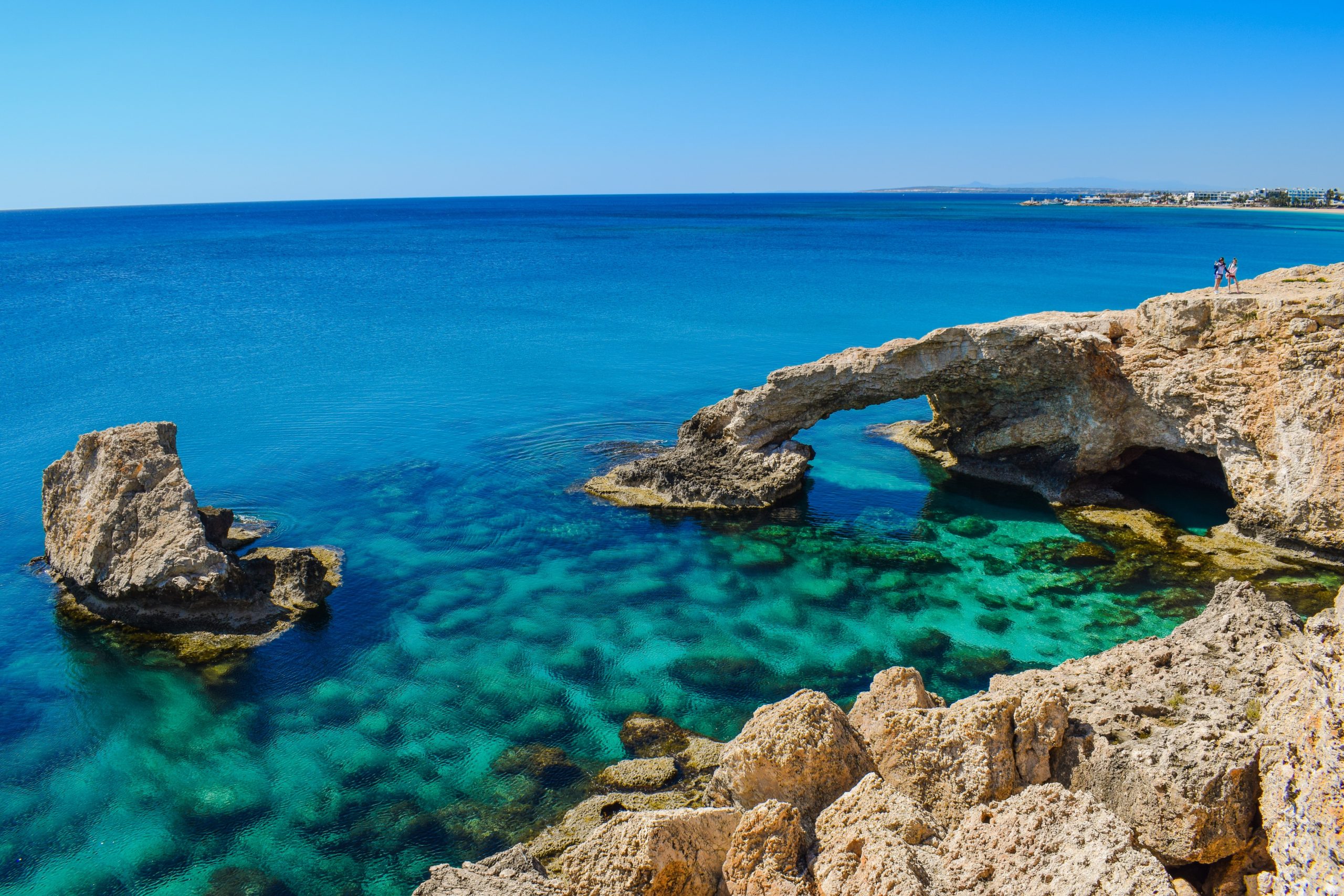 Власти Кипра незаконно выдали 3,5 тыс. «золотых паспортов» родственникам инвесторов