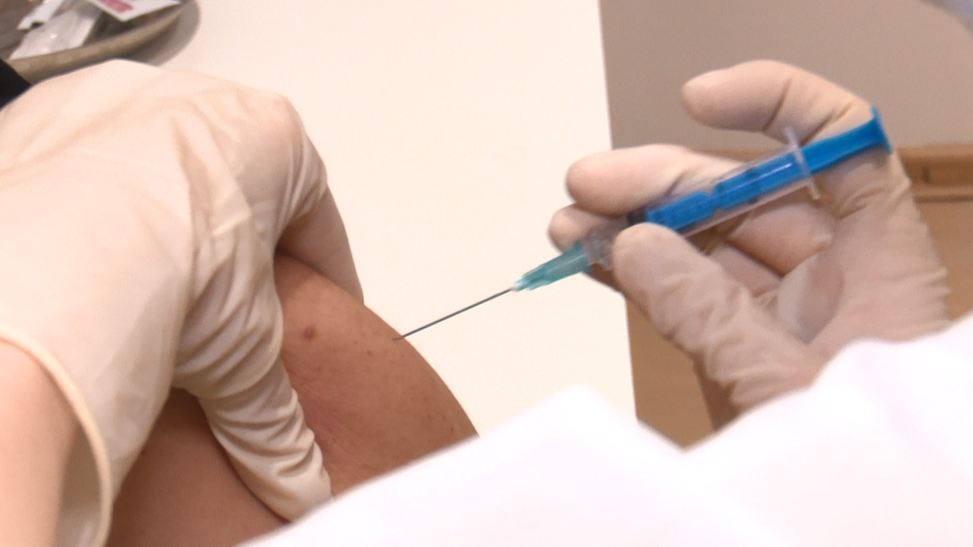 Фармрегулятор в США расширил предупреждения к вакцинам Pfizer и Moderna