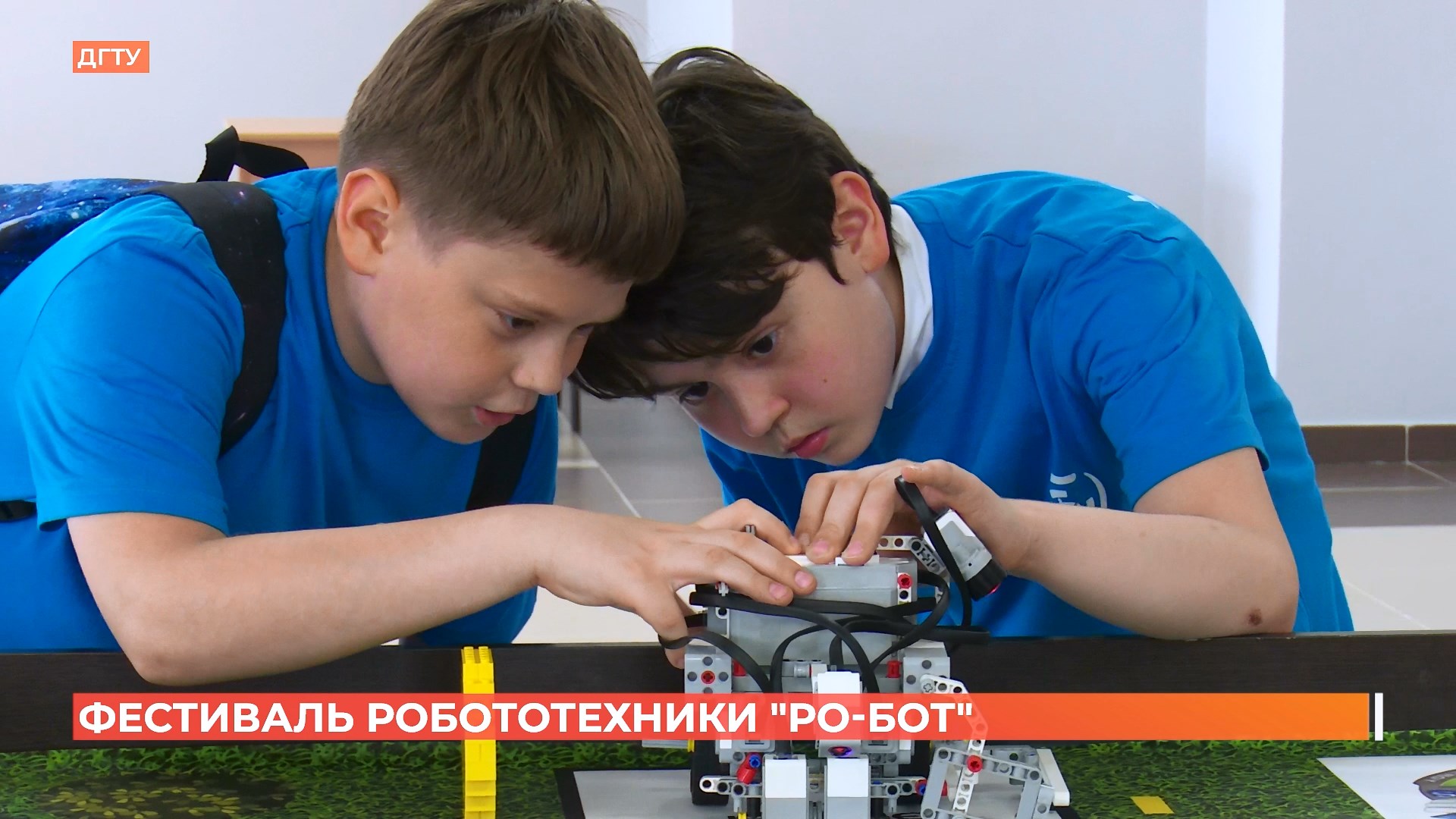 В Ростове выбрали лучших разработчиков робототехники, которые поедут на всероссийскую олимпиаду